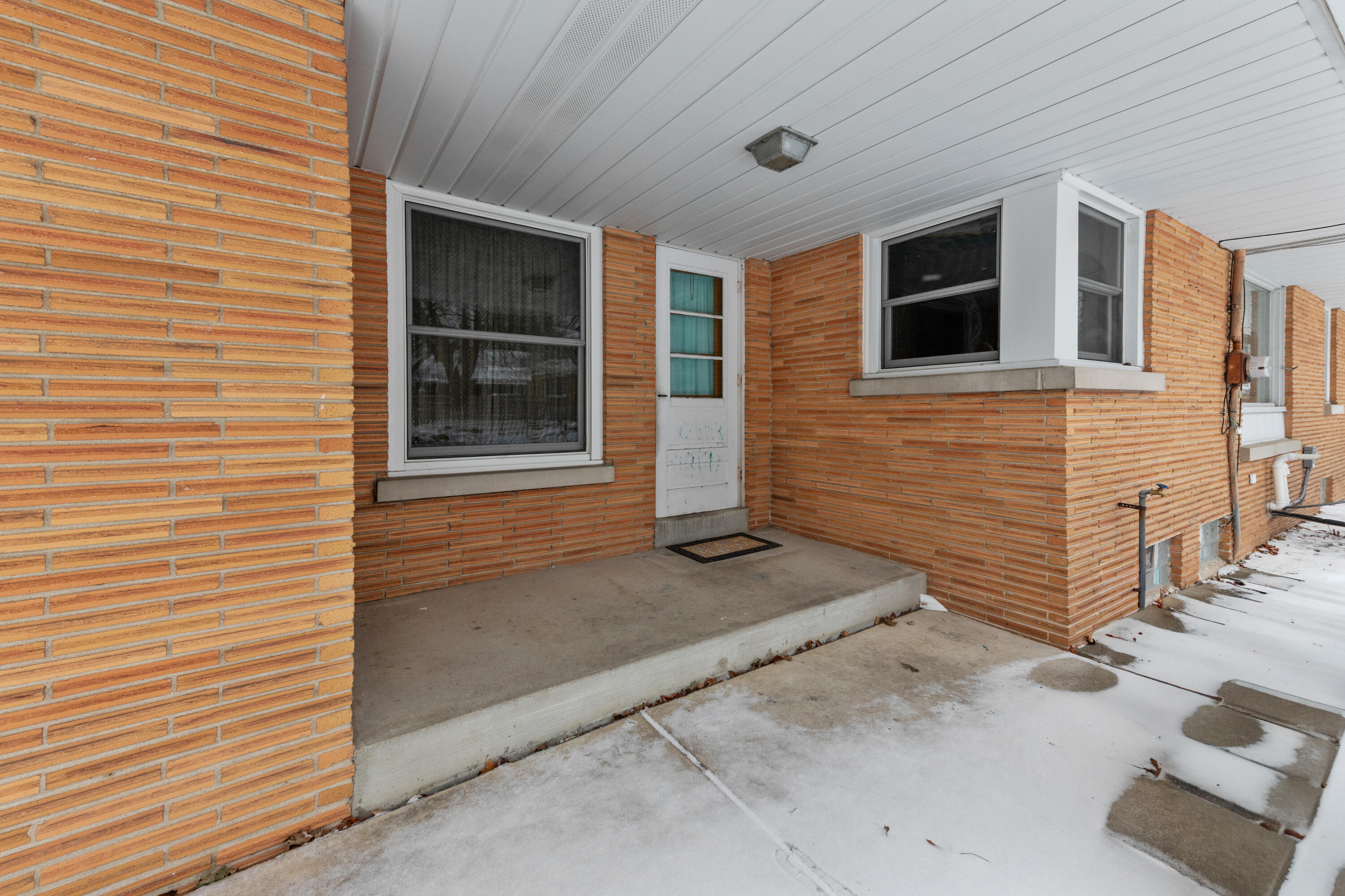 1922 West Mill Road Glendale, WI 53209 - Photo 35 of 39 Back Entry