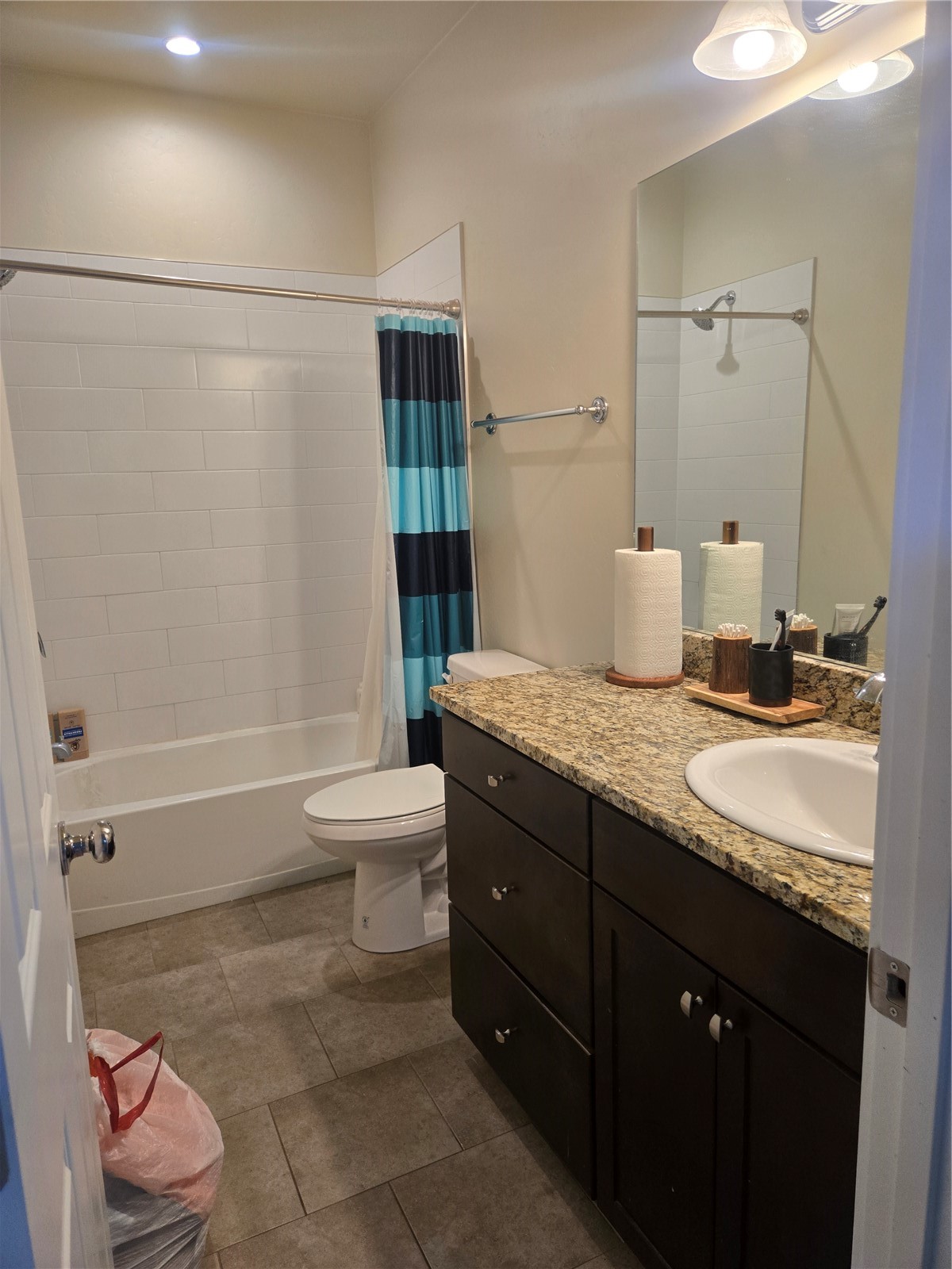 331 Haymaker Street Silverthorne, CO 80498 - Photo 15 of 21 Upstairs shared Bathroom
