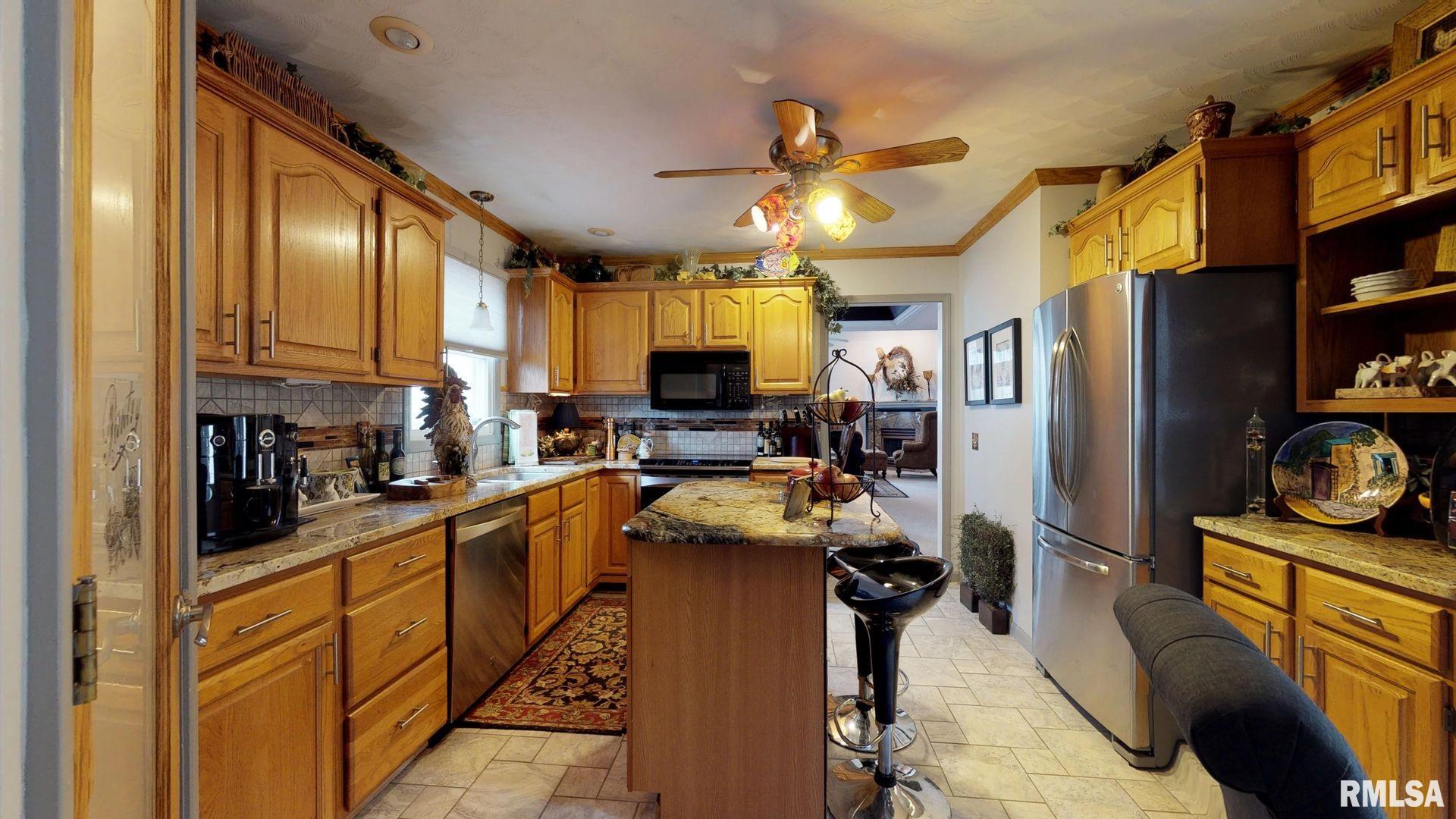 2559 Chapel Hill Road Springfield, IL 62702 - Photo 13 of 48