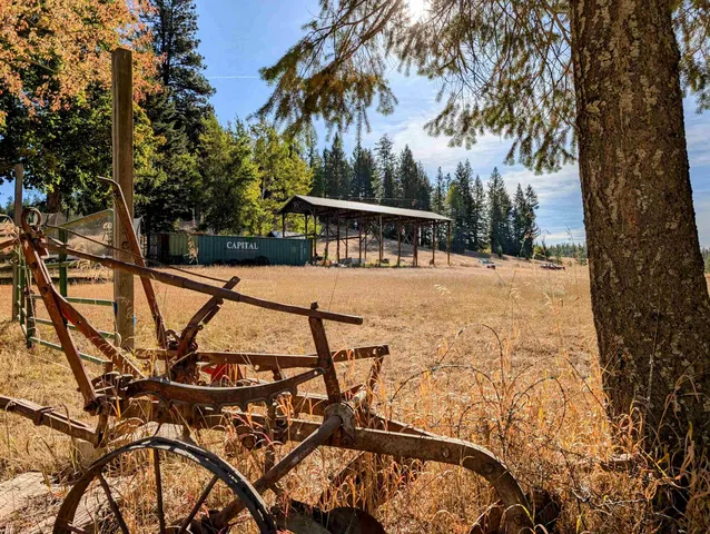 $460,000 | 4439 Whittier Road, Clayton, WA 99110