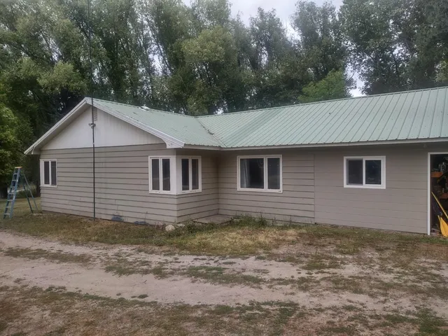 $460,000 | 4439 Whittier Road, Clayton, WA 99110