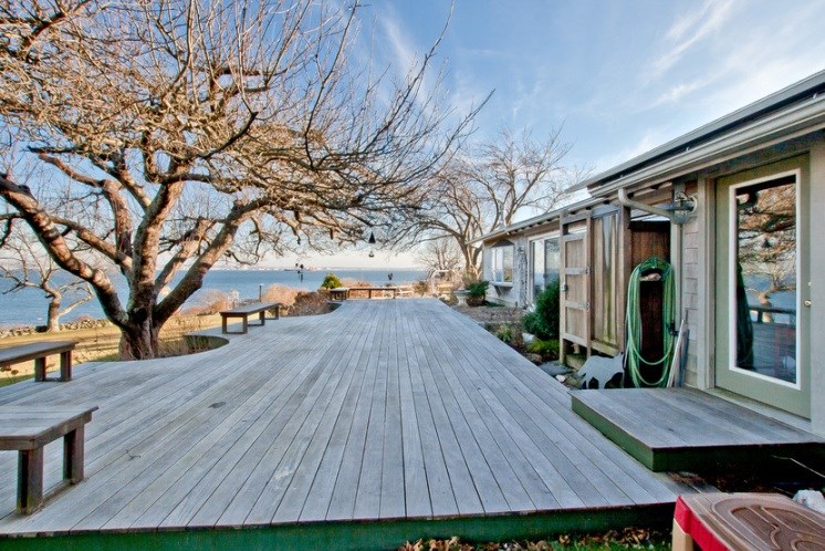 302 East Shore Road Jamestown, RI 02835 - Photo 15 of 16