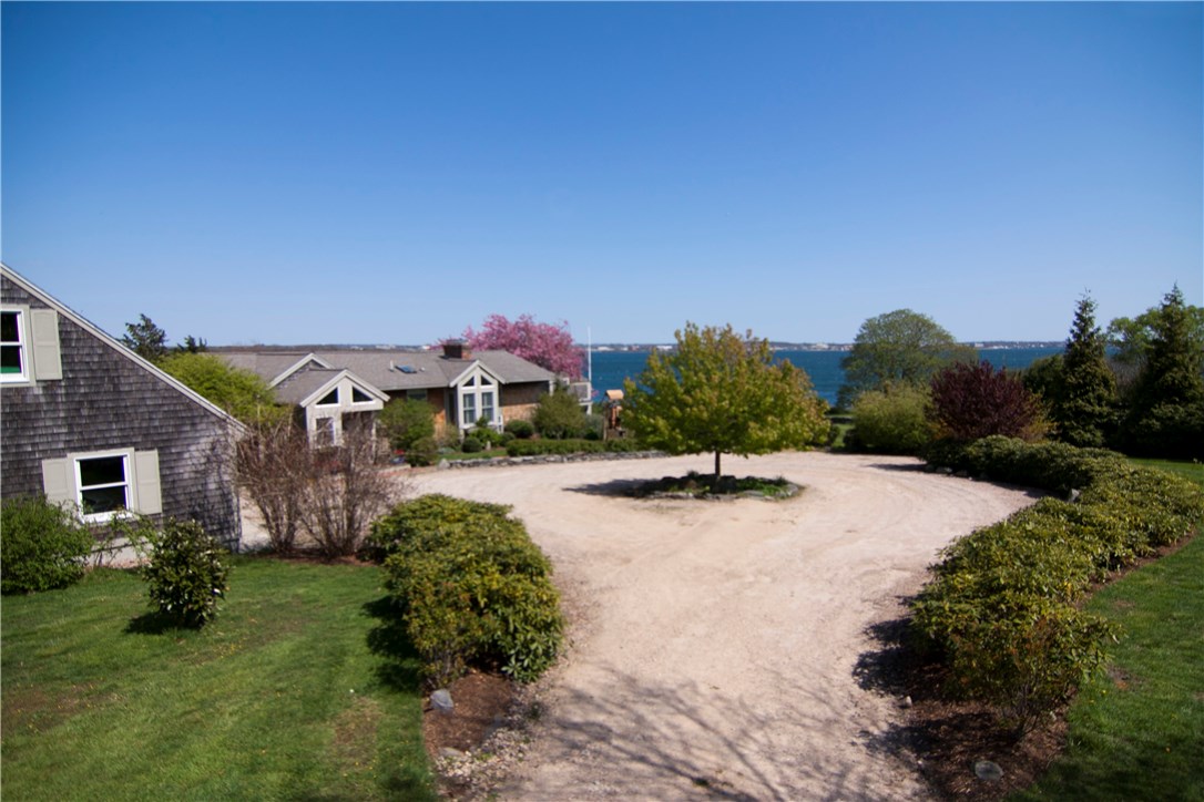 302 East Shore Road Jamestown, RI 02835 - Photo 3 of 16