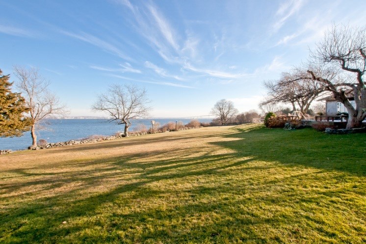 302 East Shore Road Jamestown, RI 02835 - Photo 9 of 16