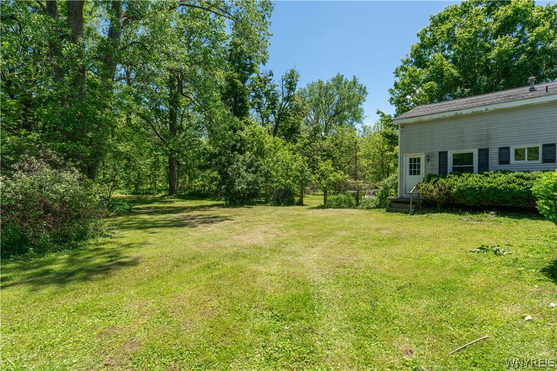 217 3 Rod Road Alden, NY 14004 - Photo 5 of 38