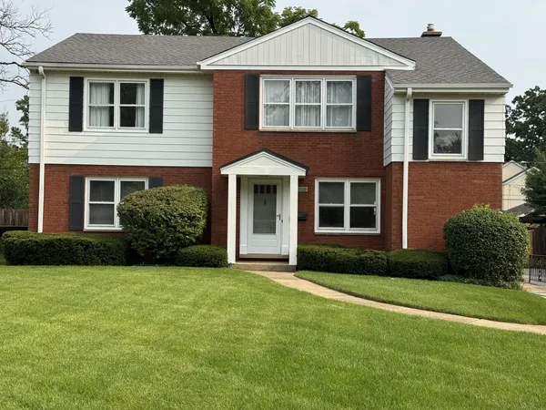 $3,300 | 578 Ivy Court, Lake Forest, IL 60045