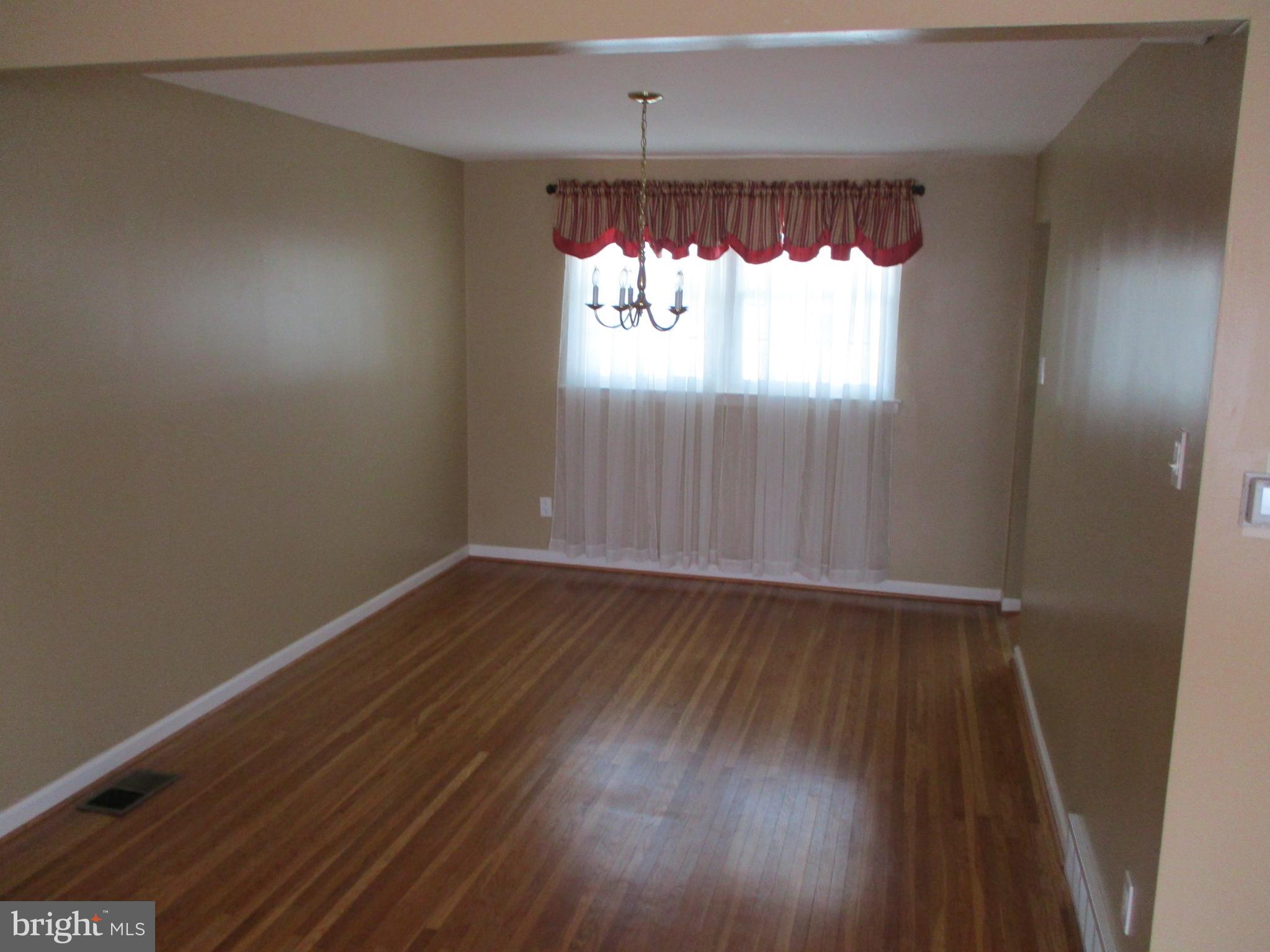 9724 Lochwood Road Philadelphia, PA 19115 - Photo 14 of 24 Dining Room