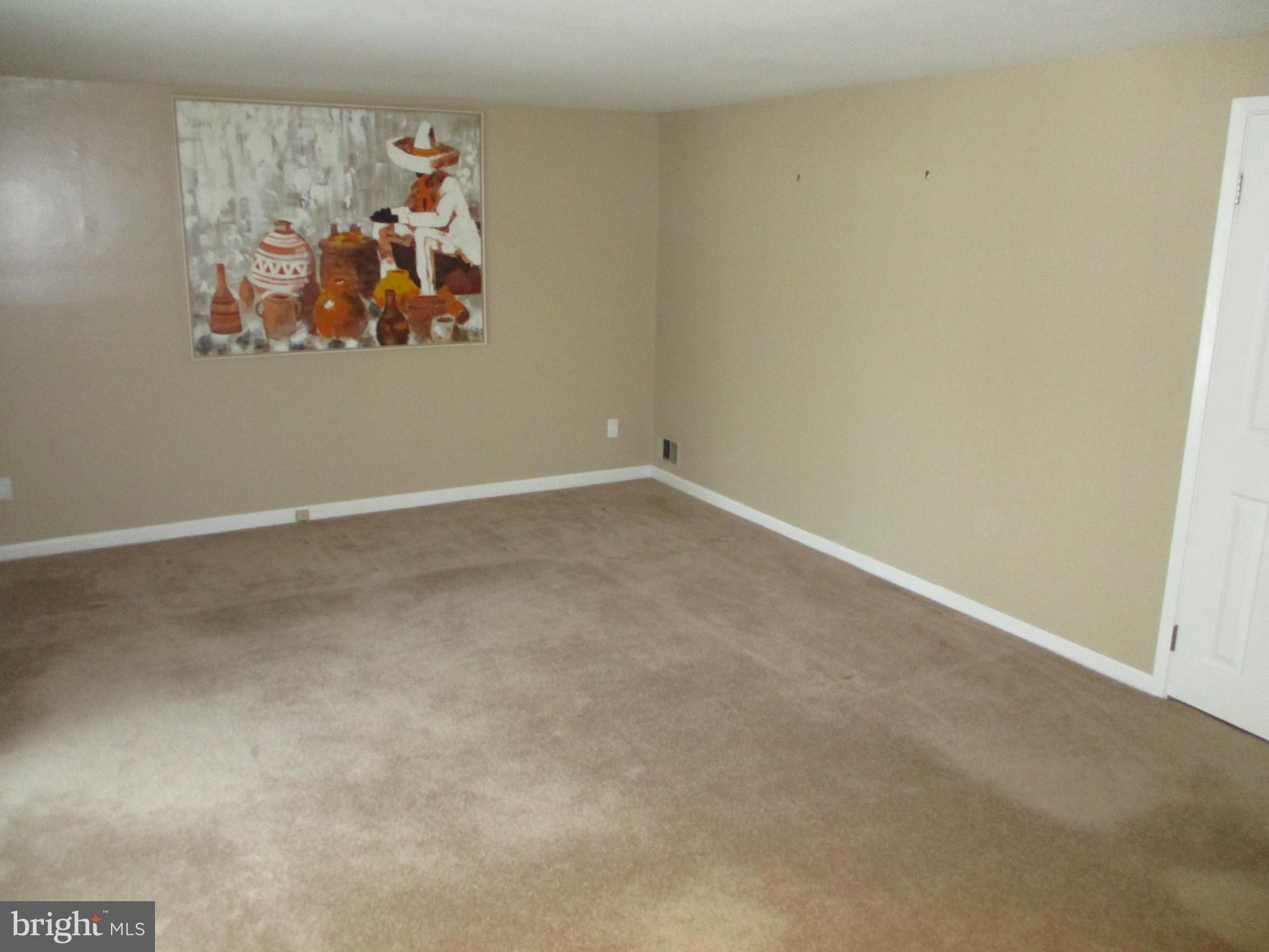 9724 Lochwood Road Philadelphia, PA 19115 - Photo 17 of 24 Family Room