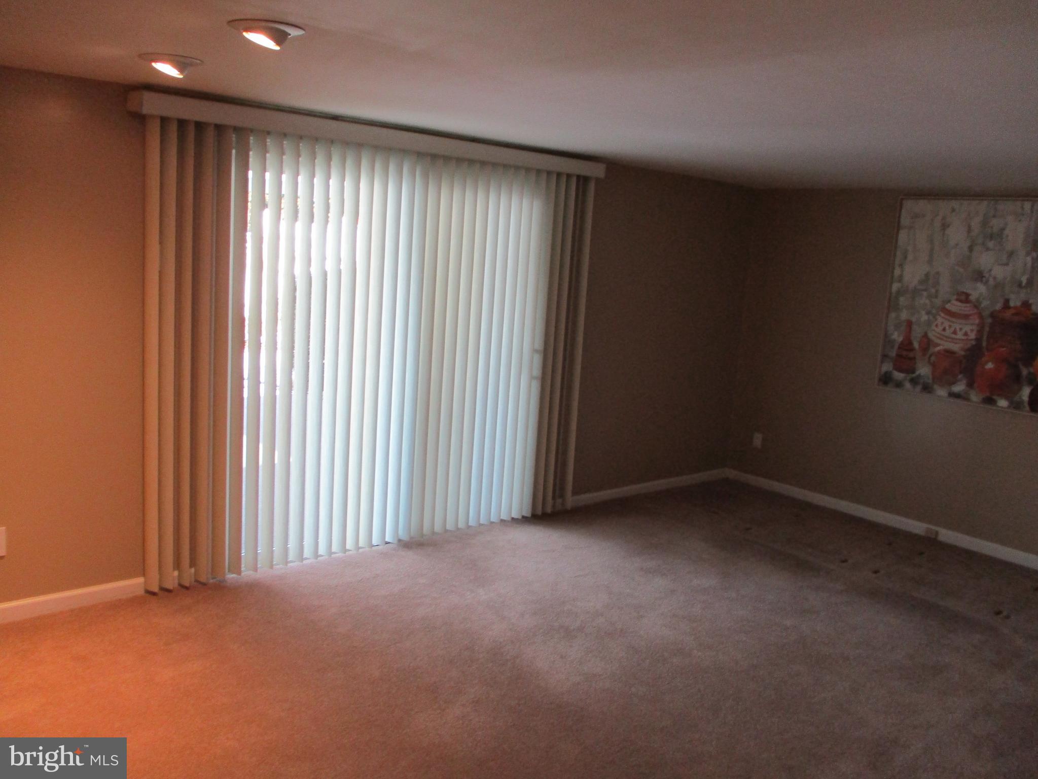9724 Lochwood Road Philadelphia, PA 19115 - Photo 18 of 24 Family Room