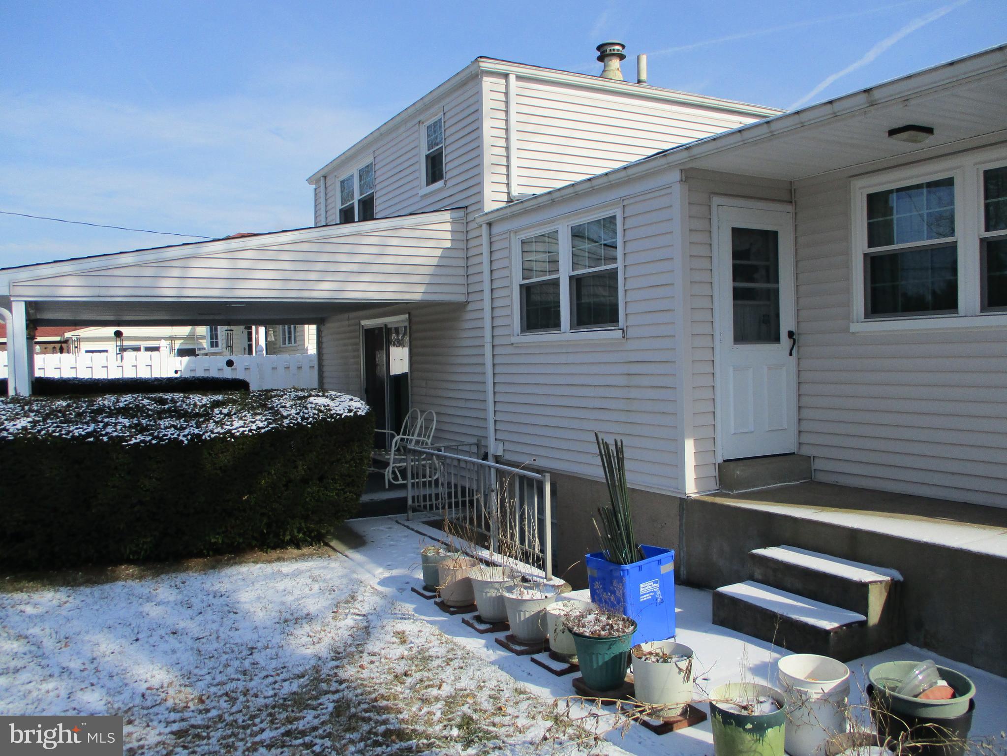 9724 Lochwood Road Philadelphia, PA 19115 - Photo 10 of 24 Exterior Rear