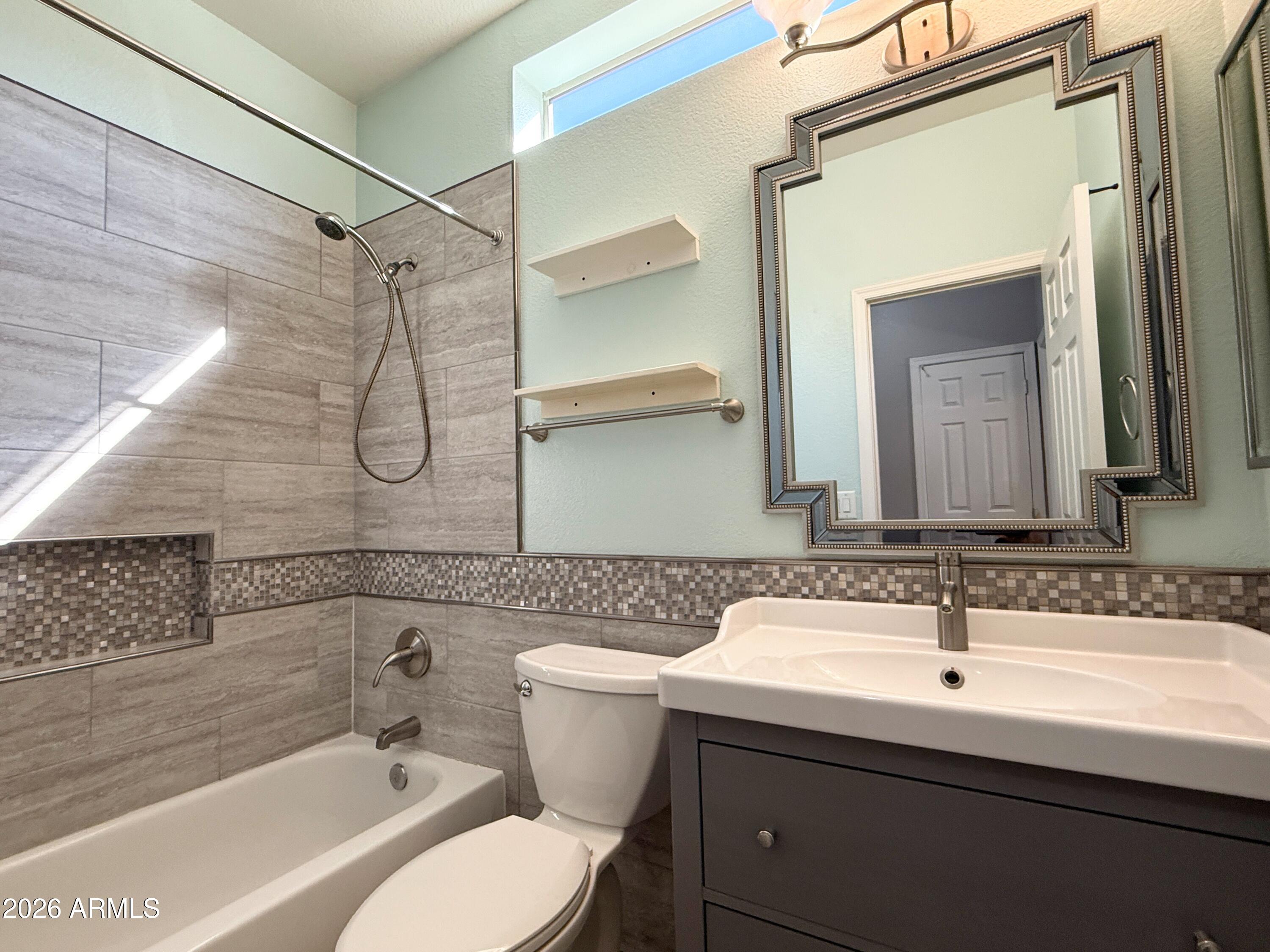 235 East Smoke Tree Road Gilbert, AZ 85296 - Photo 22 of 27 IMG_3745_genErase