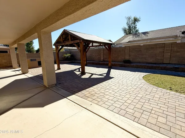 $2,395 | 235 East Smoke Tree Road, Gilbert, AZ 85296