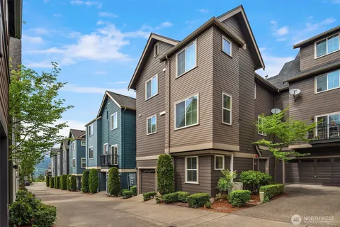 $685,000 | 364 Northeast Darby Lane, Issaquah, WA 98029