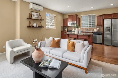 $685,000 | 364 Northeast Darby Lane, Issaquah, WA 98029
