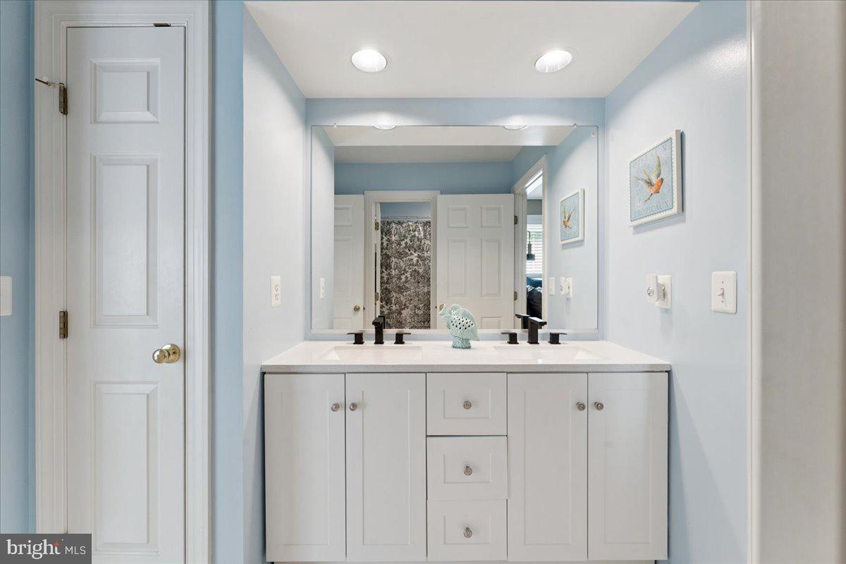 7411 Union Ridge Road Clifton, VA 20124 - Photo 39 of 86 dual vanity area separate from shower for privacy