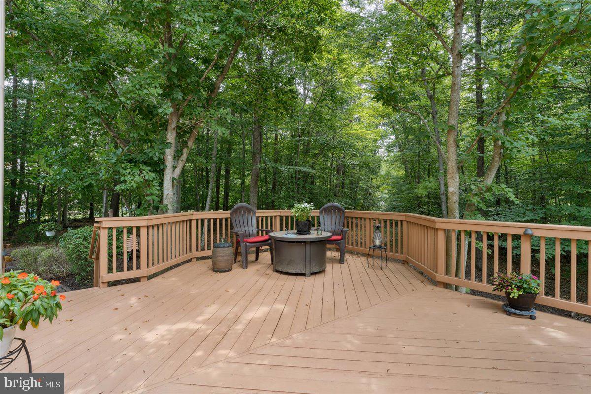 7411 Union Ridge Road Clifton, VA 20124 - Photo 51 of 86 These decks ....