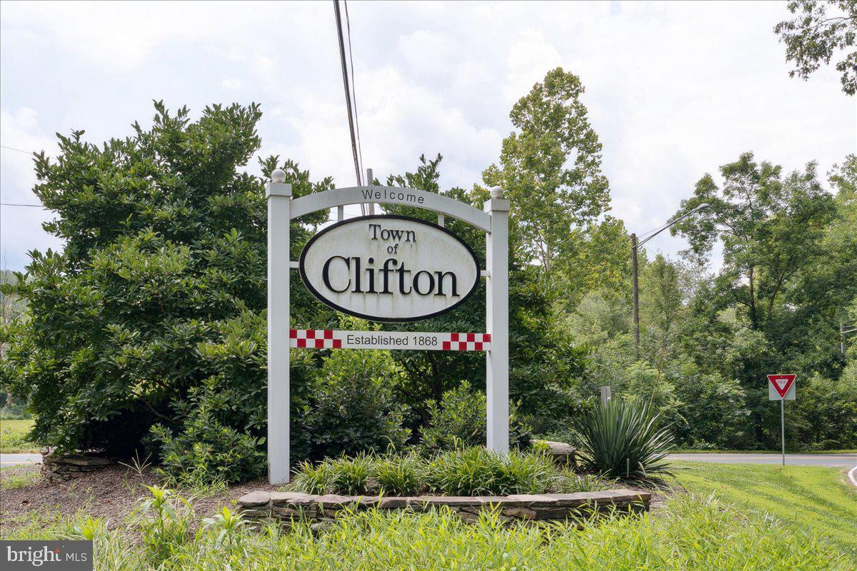 7411 Union Ridge Road Clifton, VA 20124 - Photo 76 of 86 Who doesn't love clifton!