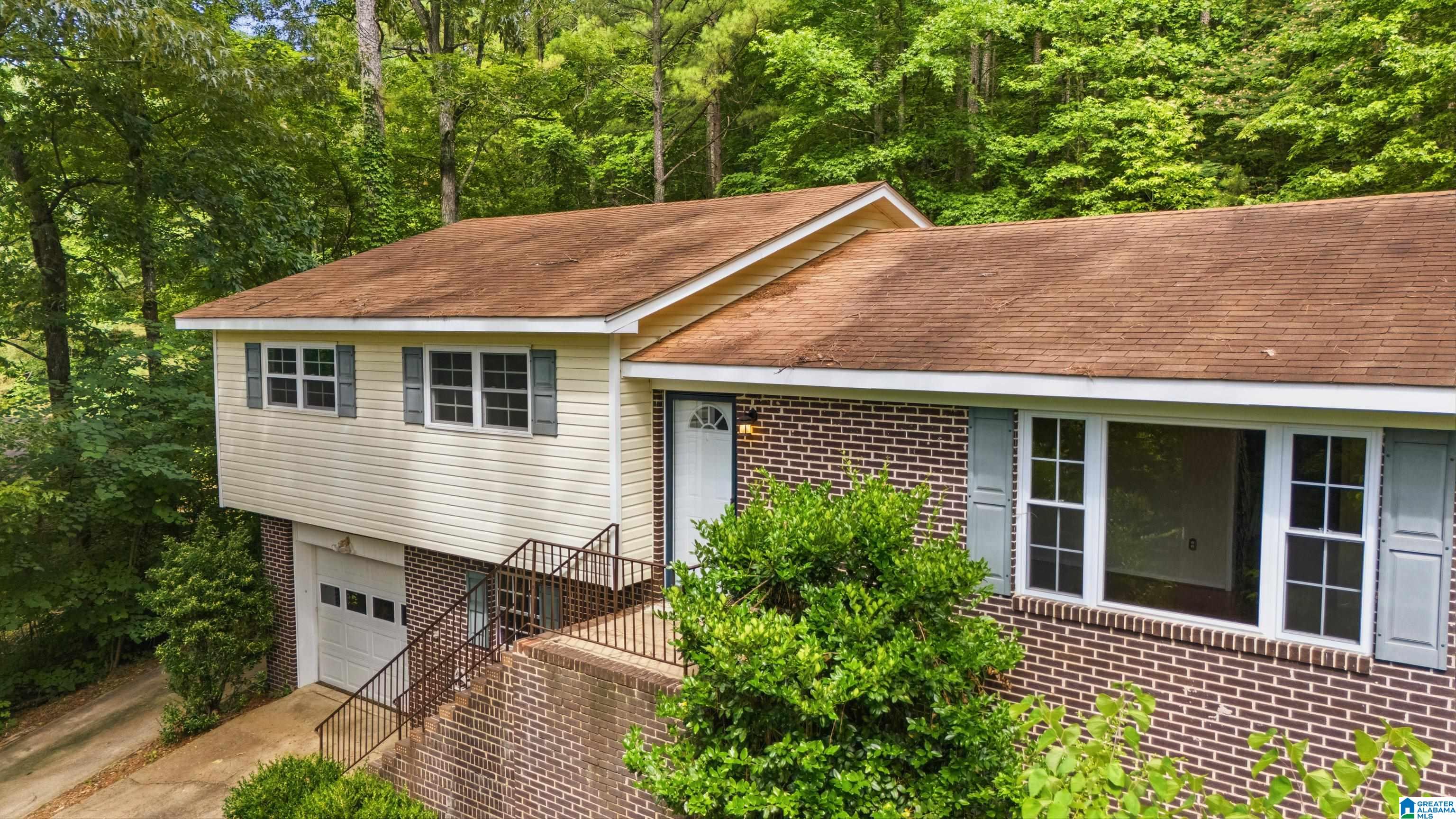 215 Oak Ridge Drive Oneonta, AL 35121 - Photo 4 of 36