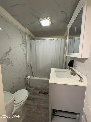 $239,999 | 18965 South W Matthew Wood Road, Blountstown, FL 32424