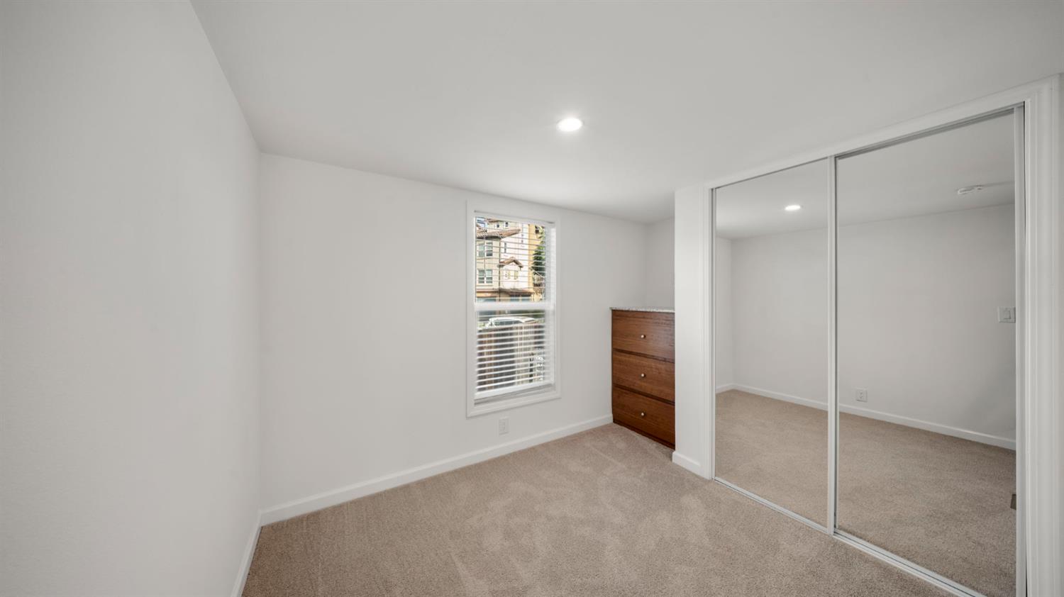 2784 Monterey Road, Unit 48A San Jose, CA 95111 - Photo 11 of 15 a view of an empty room with a window