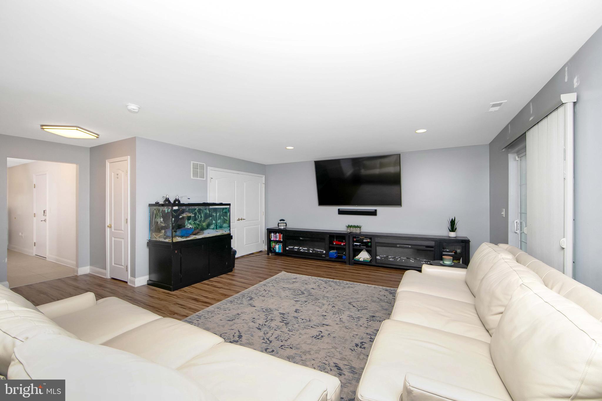 34 Miller's Run Delran, NJ 08075 - Photo 7 of 32 family room