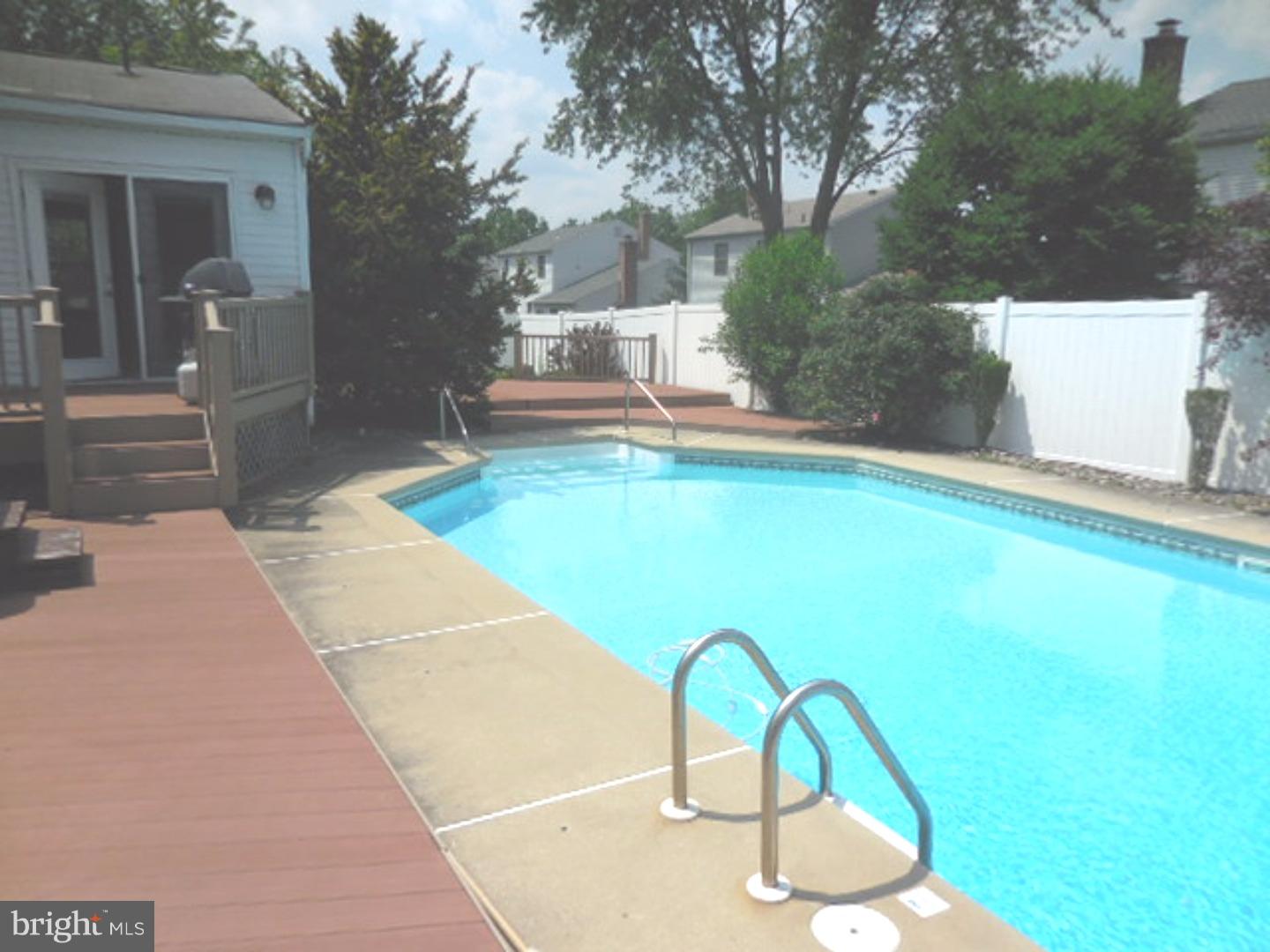 10 Utica Road Evesham, NJ 08053 - Photo 3 of 15