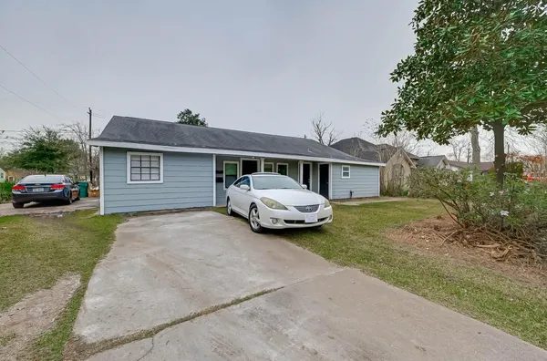 $367,700 | 1201 Johnson Street, Pasadena, TX 77506