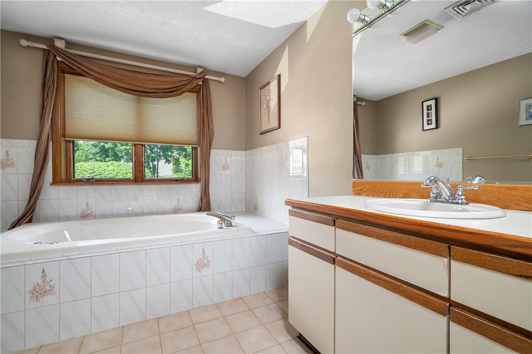 80 Fisher Road, Unit 50 Cumberland, RI 02864 - Photo 25 of 42