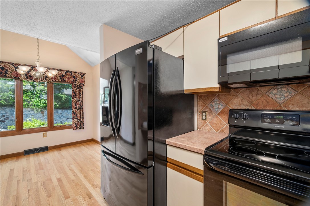 80 Fisher Road, Unit 50 Cumberland, RI 02864 - Photo 5 of 42