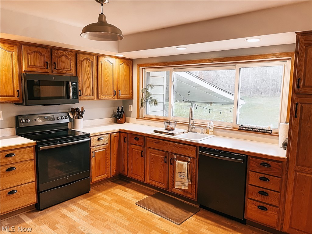 13016 Chardon-Windsor Road Chardon, OH 44024 - Photo 7 of 18 Gallery Image 7