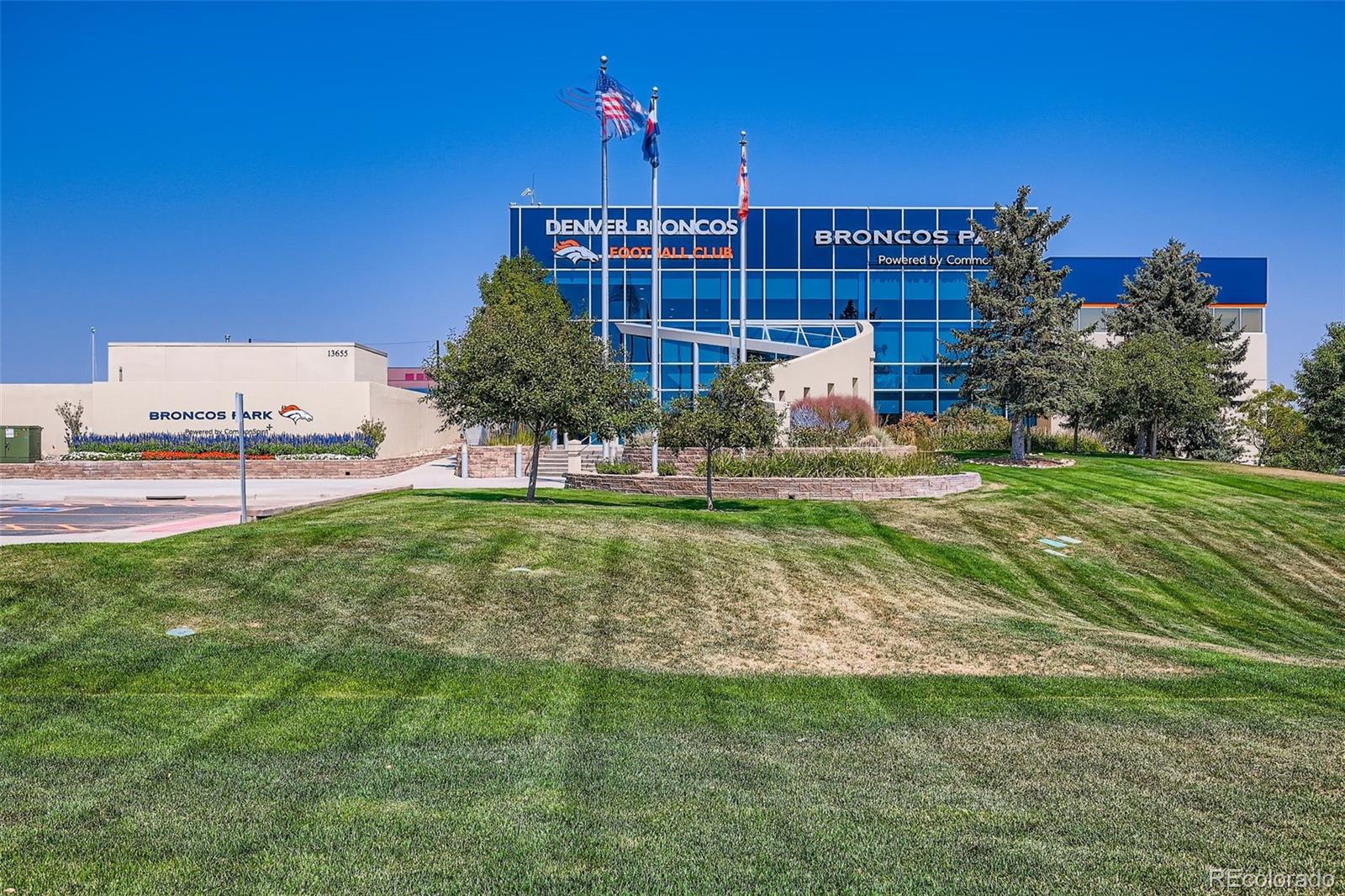 15700 East Jamison Drive, Unit 7101 Englewood, CO 80112 - Photo 31 of 31 a view of a house with a yard and sitting area