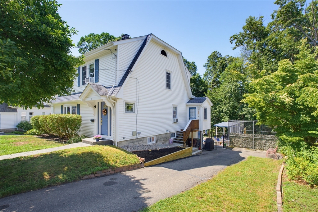 71 Circuit Road Dedham, MA 02026 - Photo 3 of 40