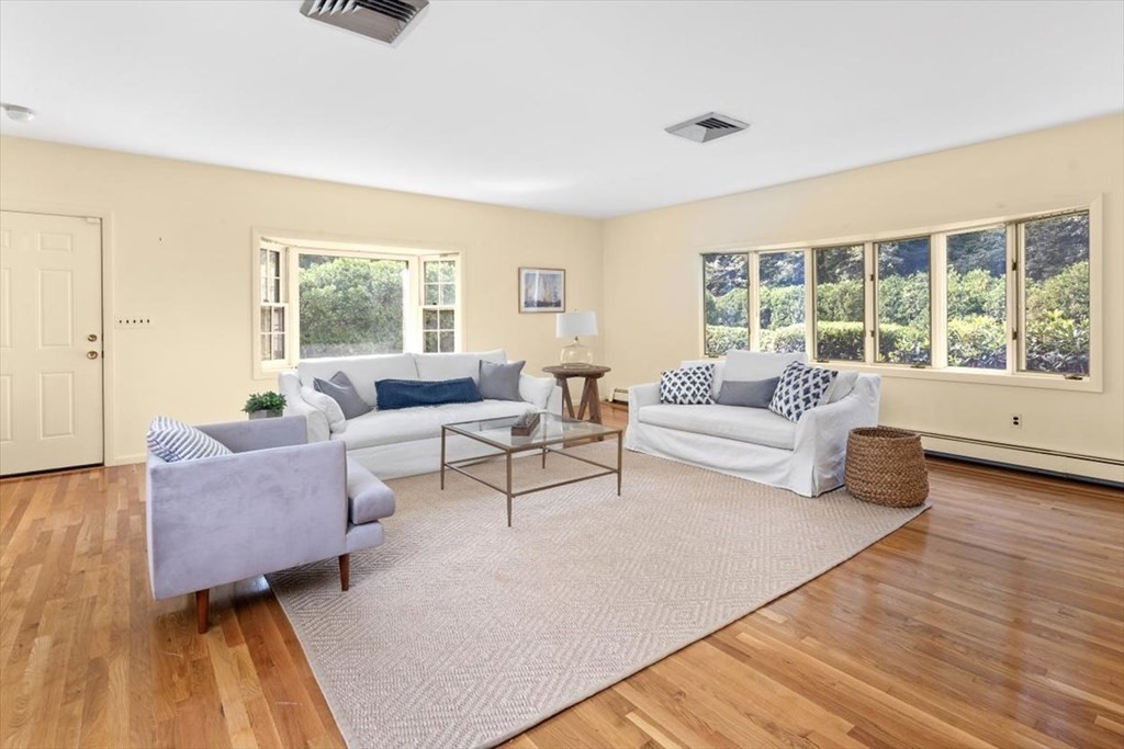 531 Main Street Hingham, MA 02043 - Photo 5 of 25 Gallery Image 5