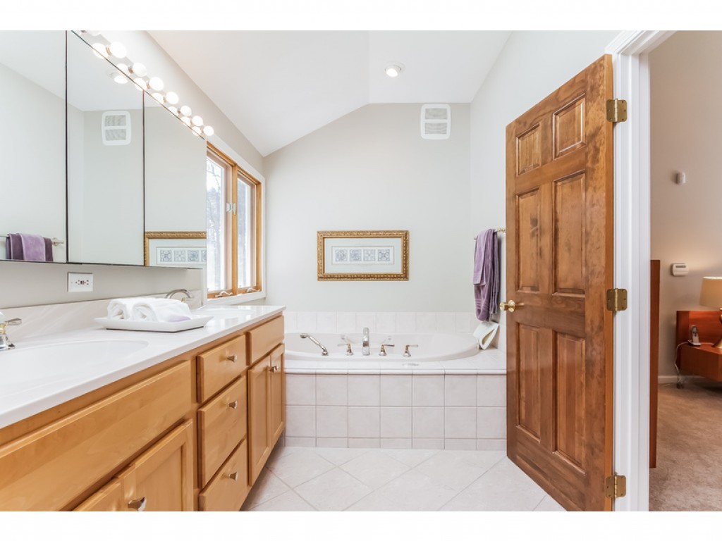 9 Farrwood Road Windham, NH 03087 - Photo 20 of 33