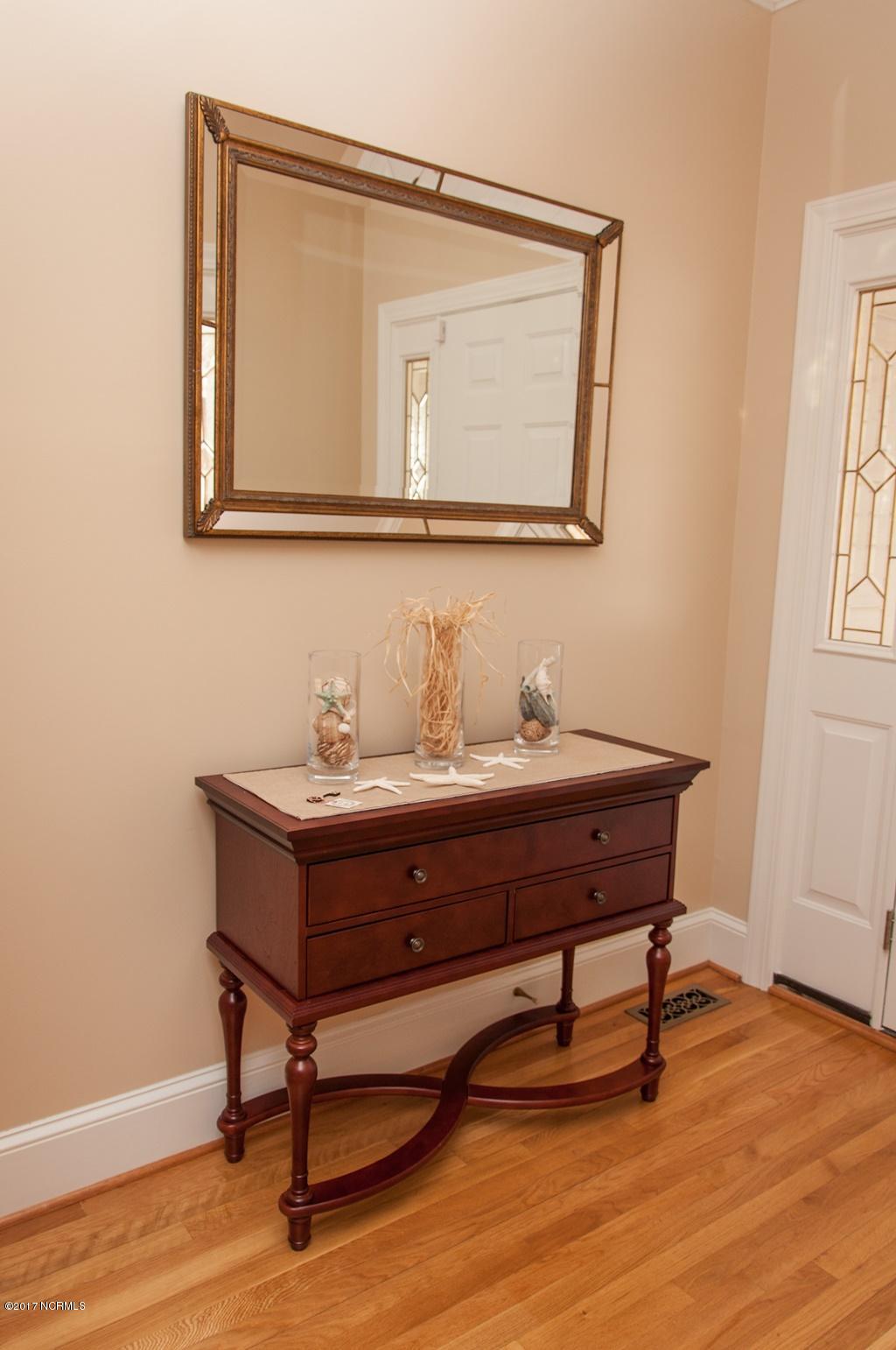117 Bay Ridge Chocowinity, NC 27817 - Photo 3 of 38 003 Foyer