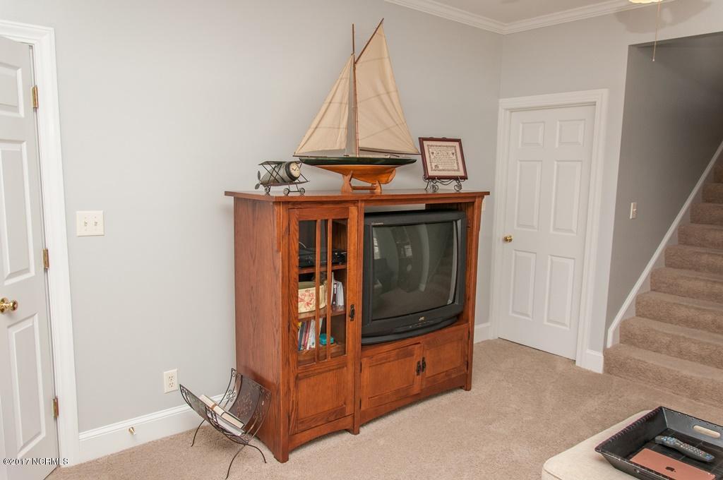 117 Bay Ridge Chocowinity, NC 27817 - Photo 5 of 38 005 Den