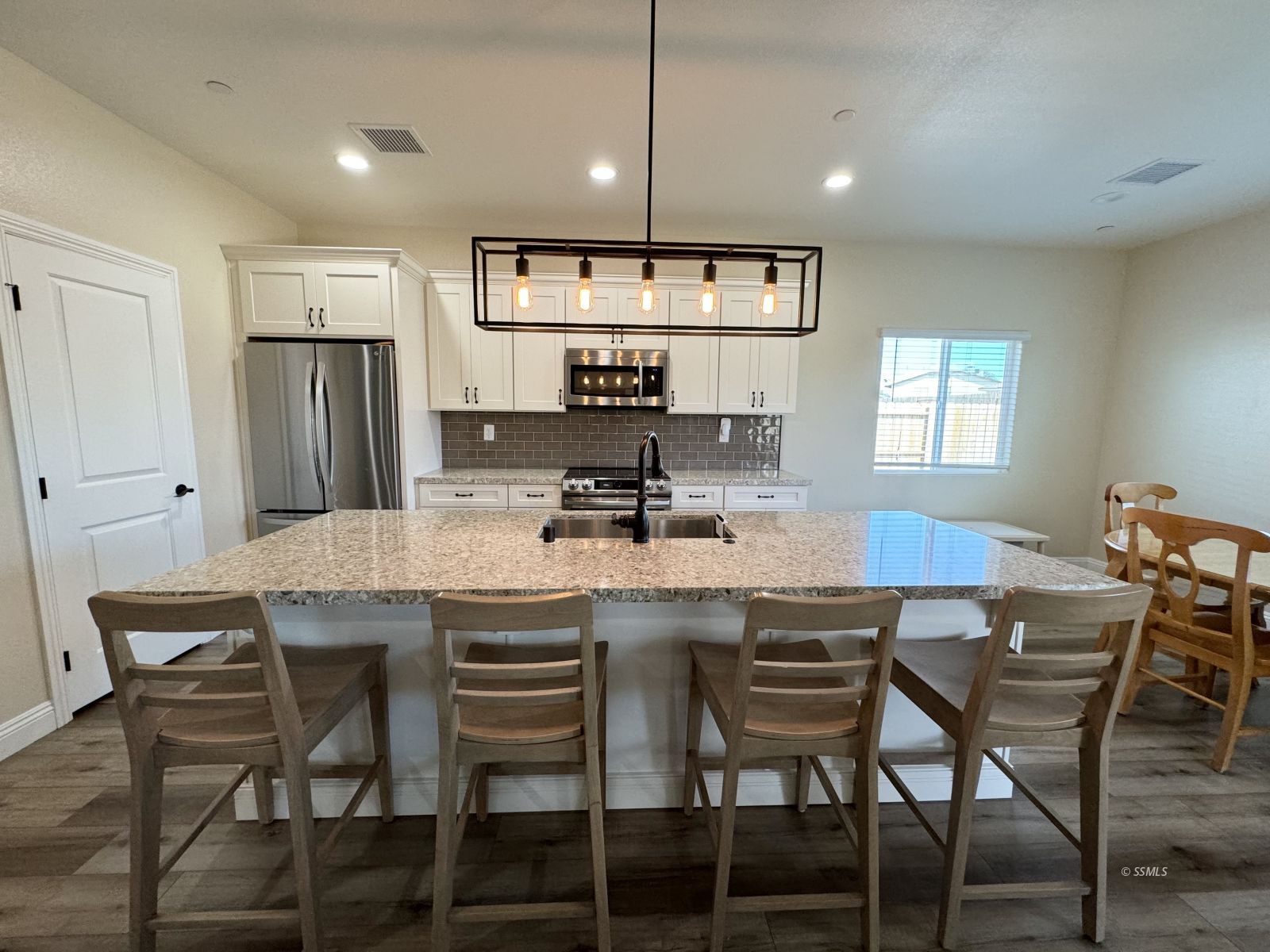 1038 Ocean Avenue Ridgecrest, CA 93555 - Photo 7 of 28 Gallery Image 7