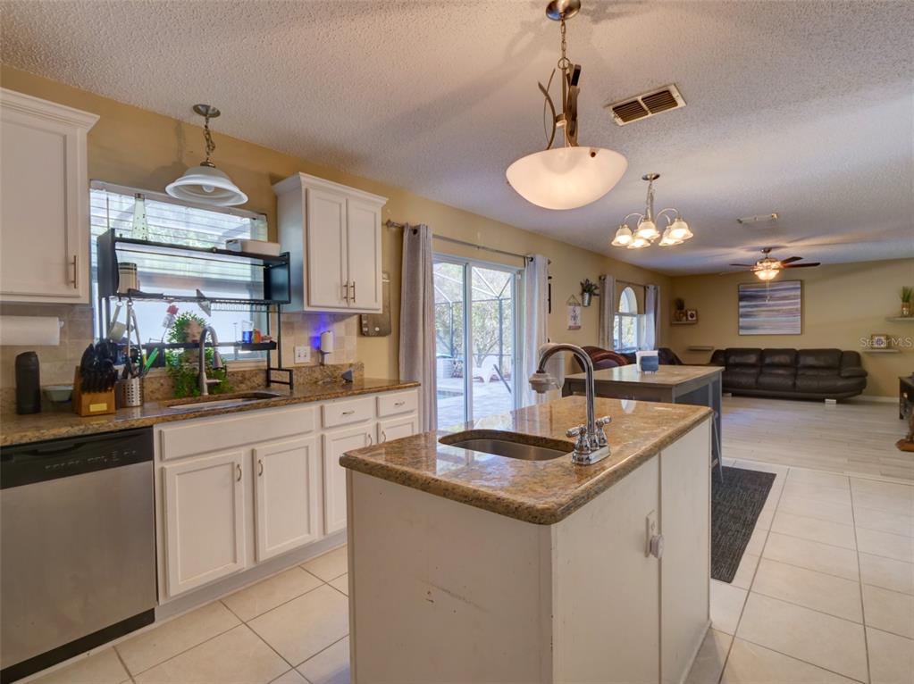 121 West Fiesta Key Loop DeLand, FL 32720 - Photo 14 of 41