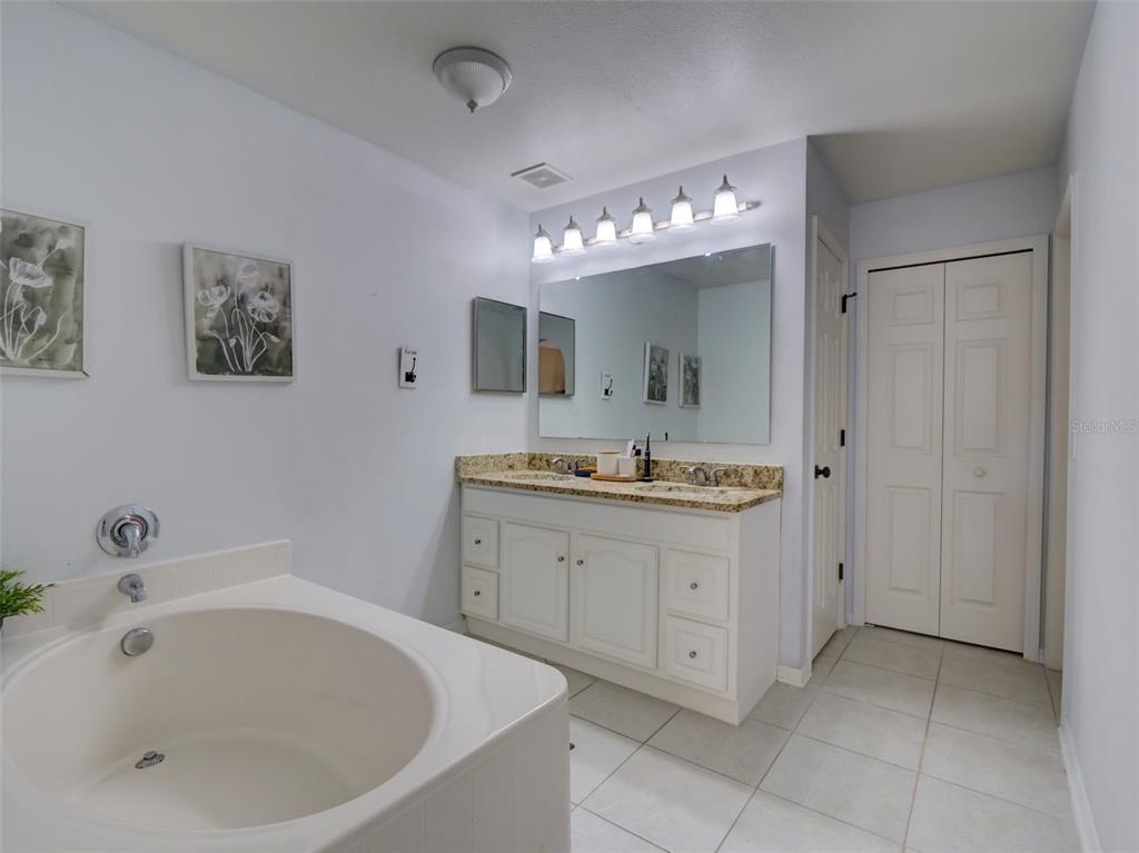 121 West Fiesta Key Loop DeLand, FL 32720 - Photo 32 of 41