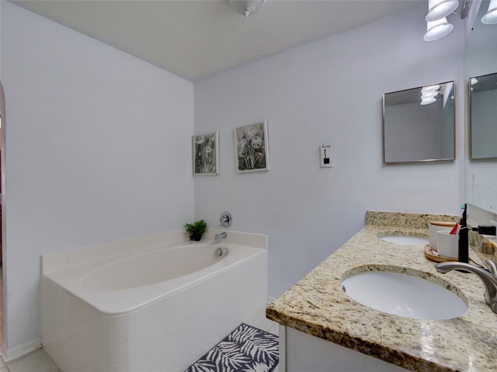 121 West Fiesta Key Loop DeLand, FL 32720 - Photo 33 of 41