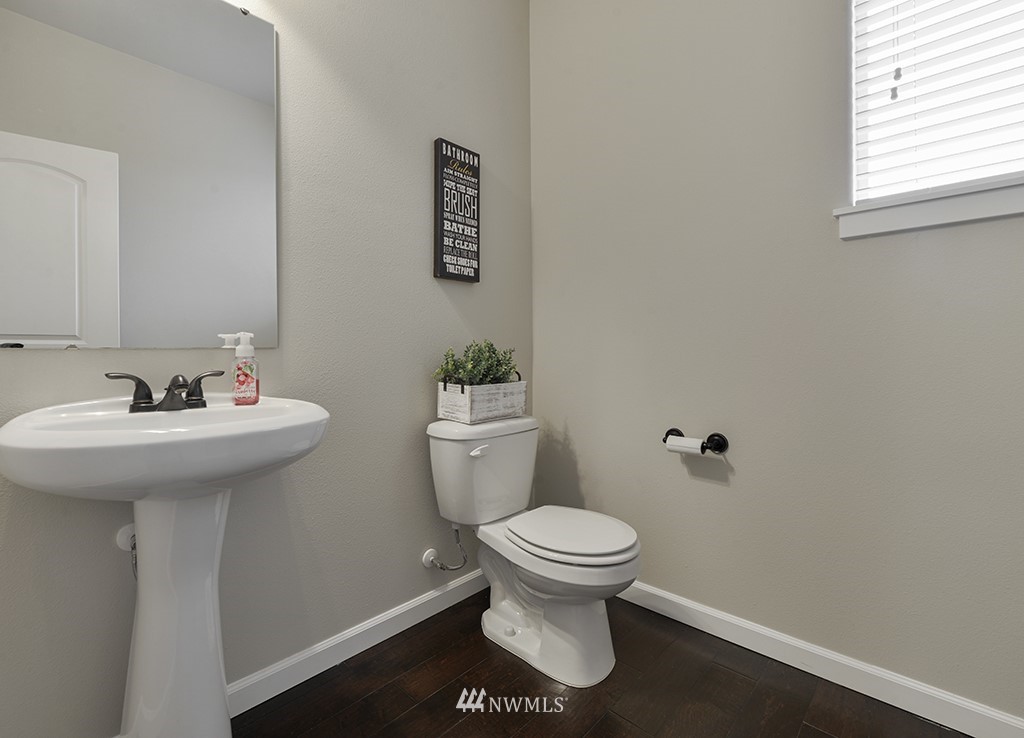 1735 Queen Court Northeast Renton, WA 98056 - Photo 13 of 25 Gallery Image 13