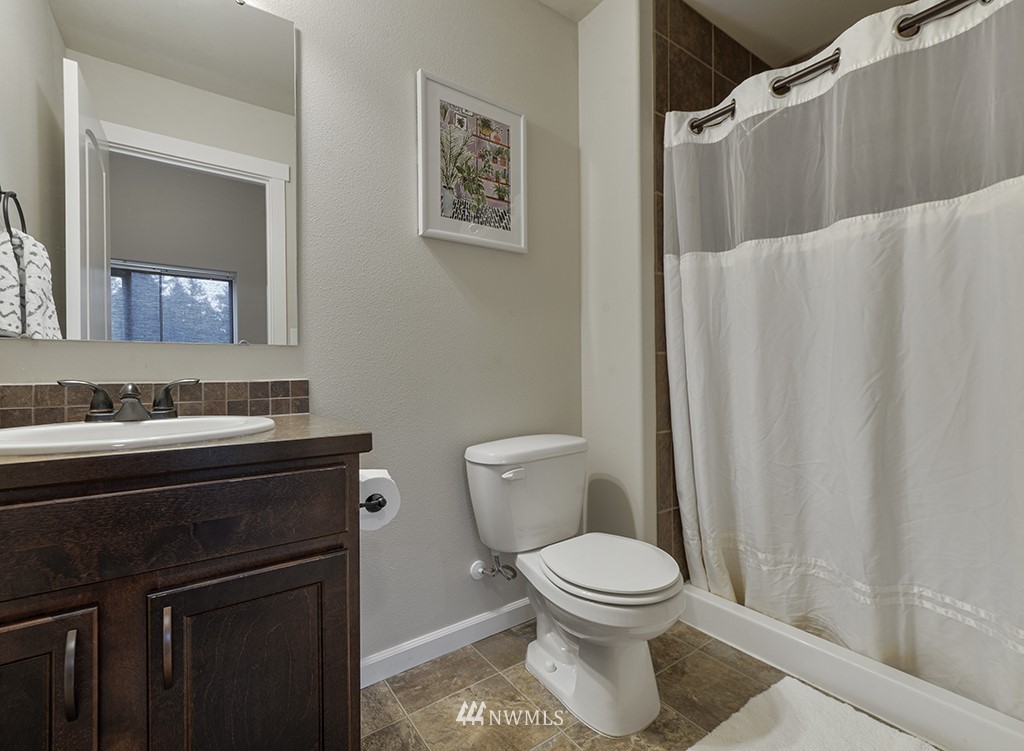 1735 Queen Court Northeast Renton, WA 98056 - Photo 14 of 25 Gallery Image 14