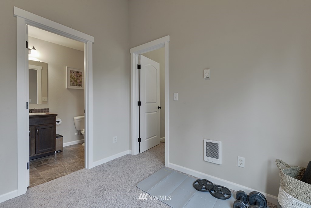 1735 Queen Court Northeast Renton, WA 98056 - Photo 22 of 25 Gallery Image 22