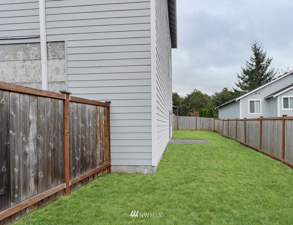 1735 Queen Court Northeast Renton, WA 98056 - Photo 24 of 25 Gallery Image 24