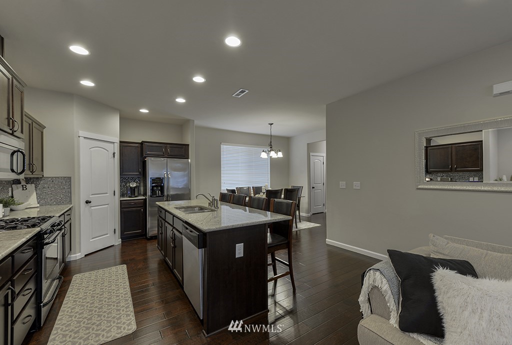 1735 Queen Court Northeast Renton, WA 98056 - Photo 8 of 25 Gallery Image 8