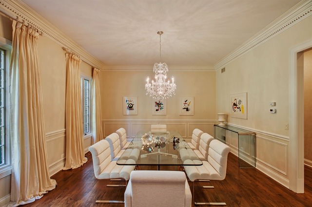 610 South Ridge Road Lake Forest, IL 60045 - Photo 5 of 24 a living room with furniture chandelier and wooden floor