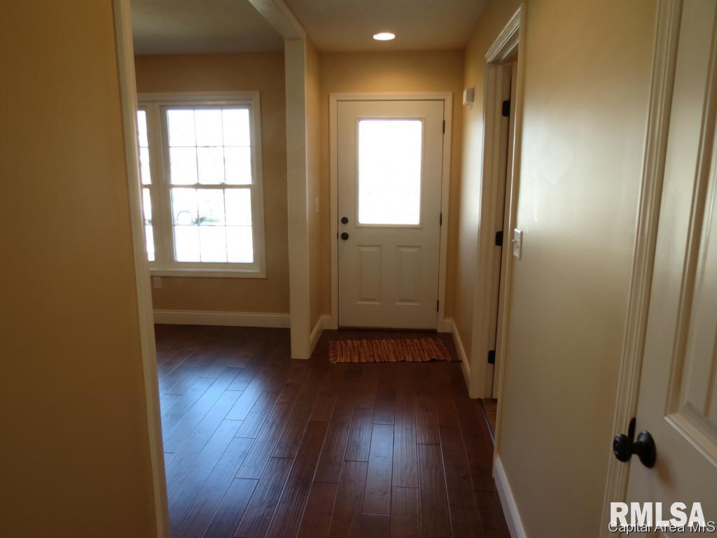632 Racastle Road Chatham, IL 62629 - Photo 2 of 14 Gallery Image 2