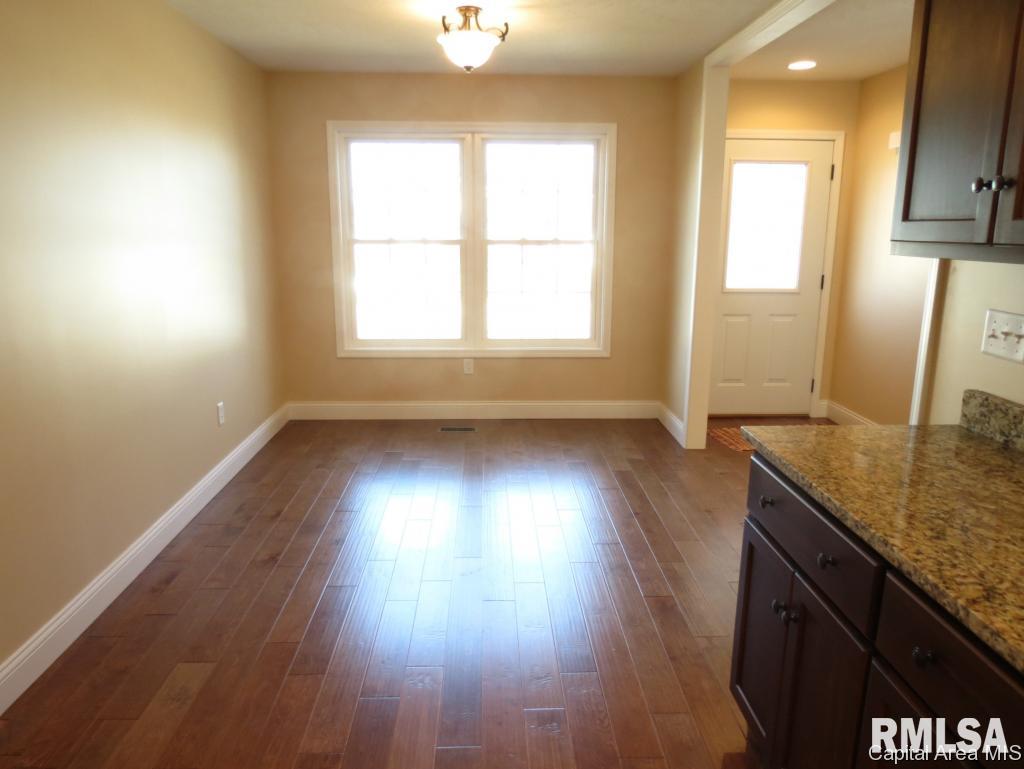 632 Racastle Road Chatham, IL 62629 - Photo 5 of 14 Gallery Image 5