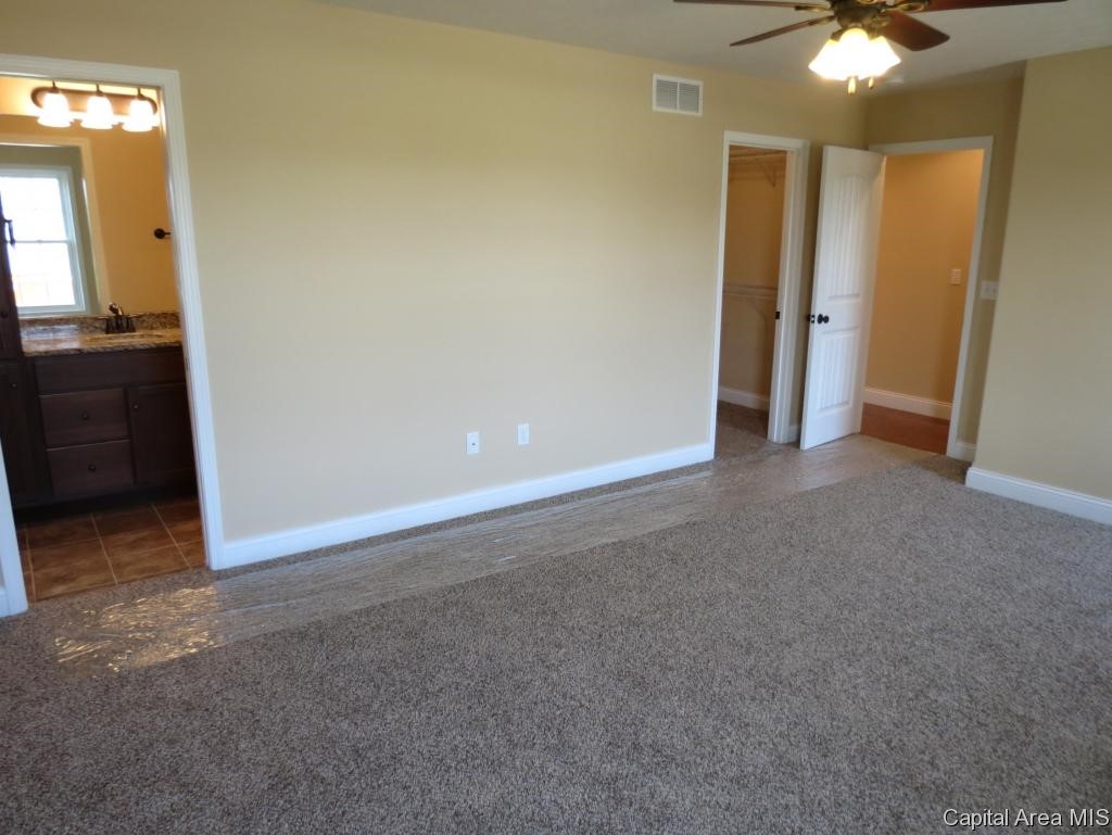 632 Racastle Road Chatham, IL 62629 - Photo 10 of 14 Gallery Image 10