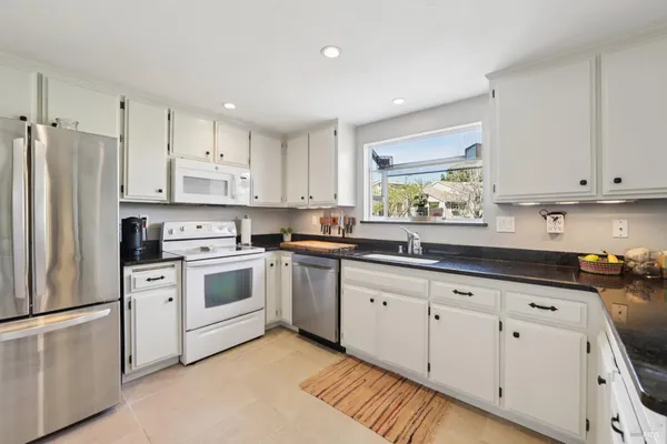 $629,000 | 6 Acorn Circle, Petaluma, CA 94952